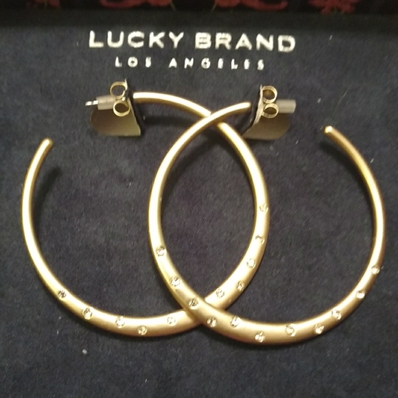 Lucky Brand Jewelry - Lucky Brand brassy golden gem detailed
